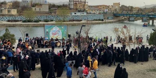 حضور فرماندار در جمع گردشگران ومسافران نوروزی