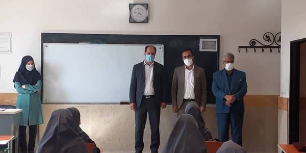 بازدید فرماندار شهرستان دلیجان از مدارس سطح شهر