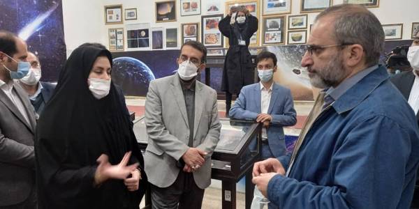 بازدید استاندار مرکزی از بافت تاریخی و موزه شهاب سنگ شهر نراق