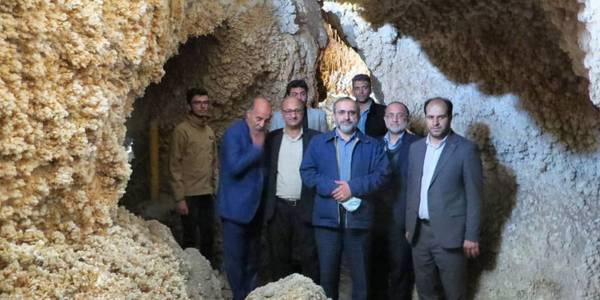 بازدید استاندار مرکزی از غار چال نخجیر شهرستان دلیجان