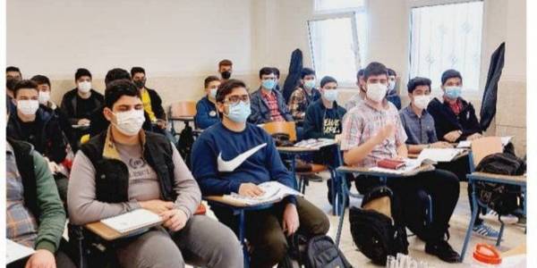 بازدید کارشناسان بهداشت محیط مرکز بهداشت شهرستان اراک از مدارس