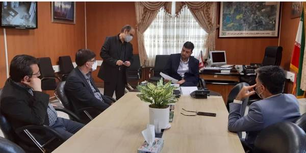 نشست هیات امنای بازار تاریخی اراک با فرماندار