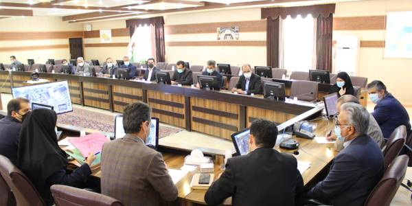 کارگروه امور زیربنایی و شهرسازی استان به ریاست استاندار مرکزی و با حضور معاون هماهنگی امور عمرانی، مدیر کل دفتر فنی، فرمانداران استان (بصورت ویدئو کنفرانس)، معاون اداره کل راه و شهرسازی و نمایندگان سایر دستگاه های ذیربط برگزار گردید.