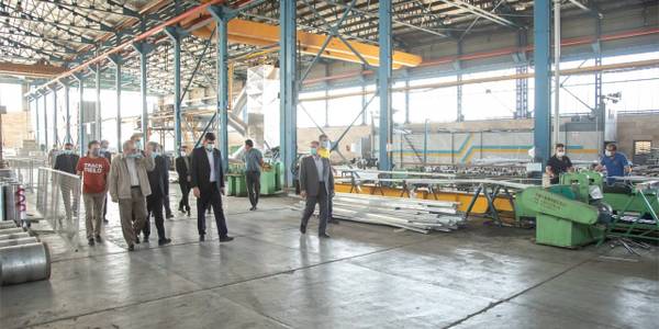 بازدید استاندار مرکزی، سرپرست معاونت هماهنگی امور اقتصادی استانداری، فرماندار شهرستان اراک و جمعی از مدیران از شرکت آلومینات اراک