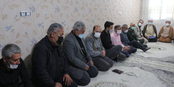 دیدار مهدی الیاسی ، سرپرست فرمانداری ویژه شهرستان ساوه با خانواده پرستار فداکار و مدافع سلامت مرحومه راضیه مروتی