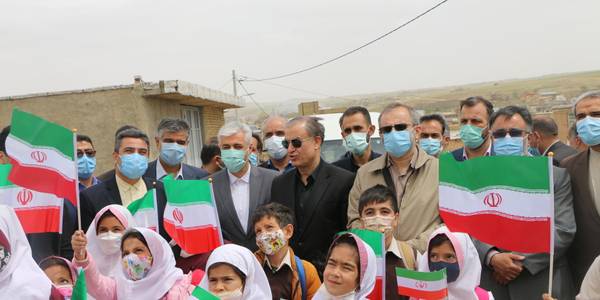 بازدید وزیر ورزش وجوانان از زمین فوتبال روستای مالمیر از توابع بخش سربند