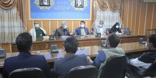 نشست صمیمی سرپرست فرمانداری با اصحاب فرهنگ و هنر خمین برگزار شد