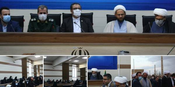 مراسم بدرقه بانوان قاری و حافظ قرآن کریم شهرستان به مشهدالرضا(ع)