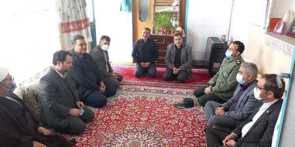 دیدار با خانواده شهداء روستای اسفندان