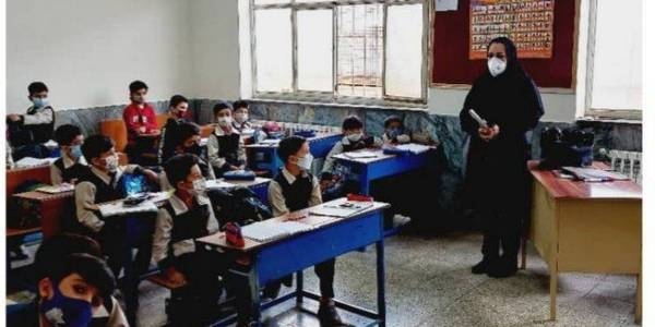 بازدید کارشناسان بهداشت محیط مرکز بهداشت شهرستان اراک از مدارس سطح شهرستان اراک