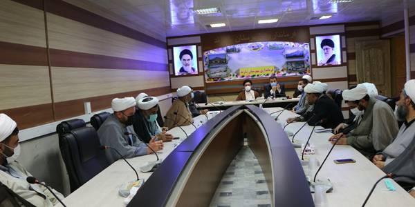 نشست روحانیون با فرماندارشهرستان شازند