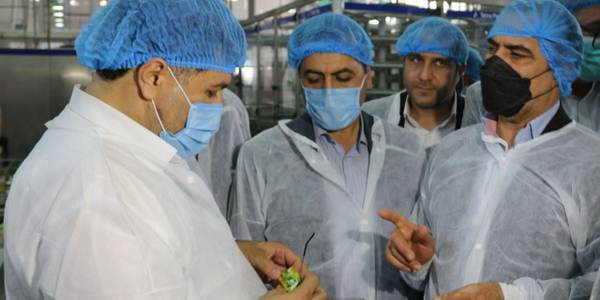 تابش ، معاون وزیر صنعت معدن و تجارت و رییس سازمان حمایت از مصرف کننده و تولید کننده به همراه میرزاخانی معاون هماهنگی امور اقتصادی استاندار ، مهدی الیاسی سرپرست فرمانداری ویژه شهرستان ساوه و مدیران کل استانی و مسئولین شهرستانی از شرکت سن ایچ تولید کننده انواع نوشیدنی و آبمیوه  بازدید کردند.