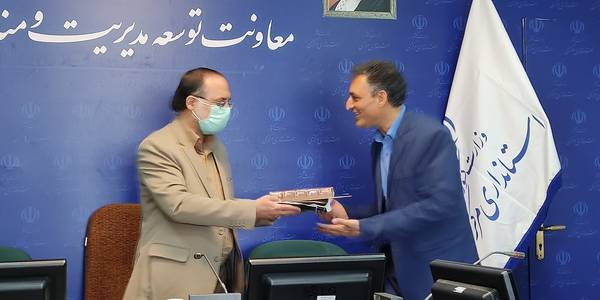 تقدیر از آقای محمد باقر جعفری کارشناس جهادکشاورزی مامور به استانداری