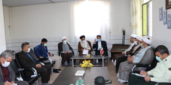 اولین جلسه شورای زکات شهرستان شازند با حضور دکتر رمضانی فرماندارشهرستان شازند و ائمه محترم جمعه شهرهای شازند، مهاجران و هندودر برگزارشد.