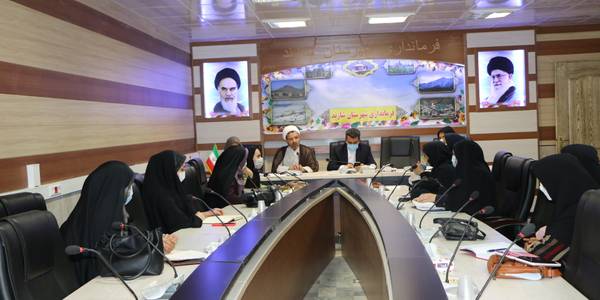 برگزاری اولین جلسه مجمع مشورتی بانوان درسال جدید به ریاست فرماندار شهرستان شازند