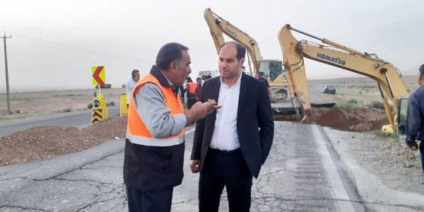 بازدید از عملیات ترمیم پل و اقدامات ایمنی و کنترلی محور دلیجان سلفچگان