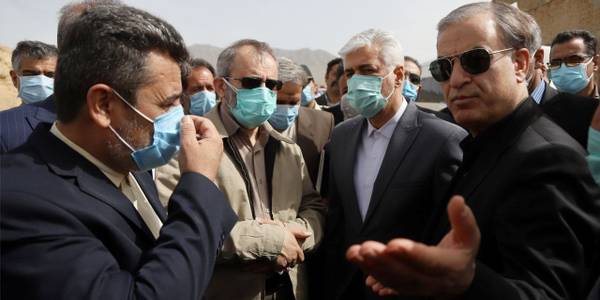بازدید وزیر ورزش و جوانان از زمین چمن و پیست دو و میدانی استادیوم ورزشی شهر آستانه