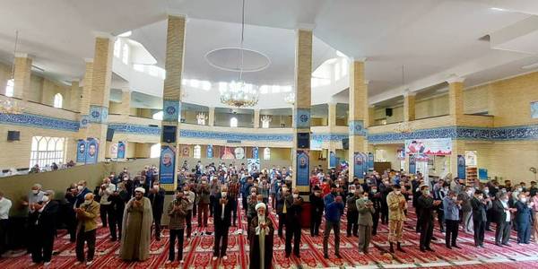 حضور فرماندارشهرستان شازند در نماز عبادی _سیاسی جمعه و برگزاری نشست خدمتی در شهرمهاجران