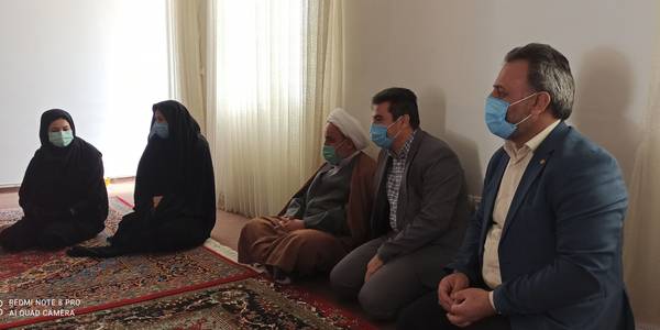 دیدار فرماندار شهرستان شازند با تعدادی ازخانواده های مددجوی بهزیستی در شهر آستانه