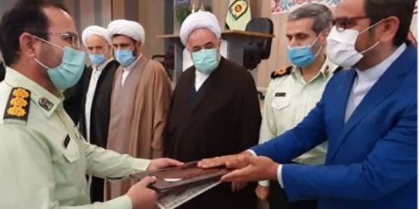 آیین تکریم و معارفه فرمانده انتظامی شهرستان کمیجان برگزار گردید.