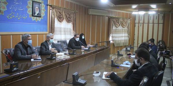 نشست سرپرست فرمانداری و نماینده مردم خمین در مجلس با فعالین قرآنی شهرستان برگزار شد