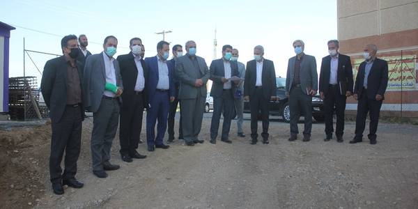 سرپرست فرمانداری و نماینده مردم خمین در مجلس از پروژه احداث طرح اقدام ملی مسکن در خمین بازدید کردند