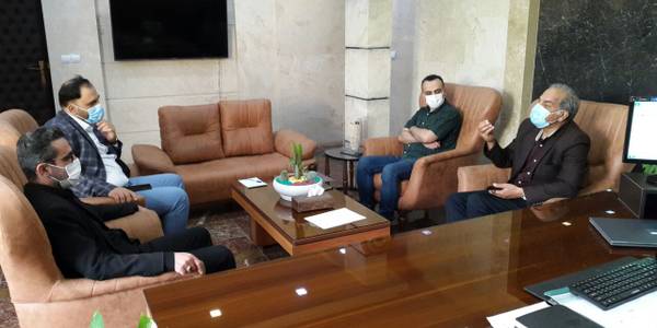 ملاقات تعدادی از هنرمندان محلاتی با فرماندار