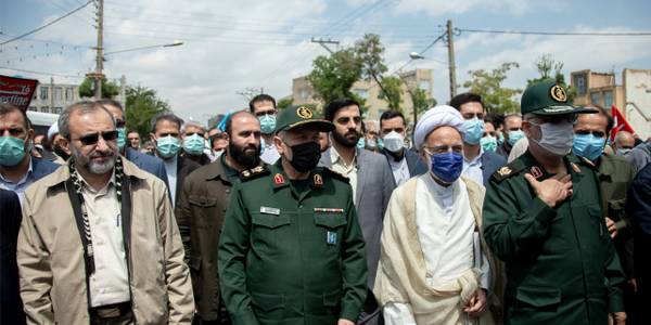 نماینده ولی فقیه و استاندار مرکزی از حضور مردم در راهپیمایی روز قدس تقدیر کردند