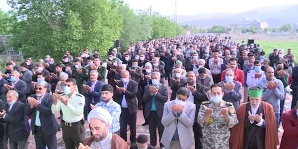 حضور گازری سرپرست فرمانداری در نماز عید فطر