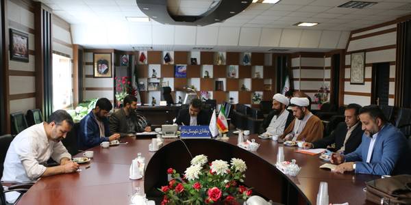 رئیس واعضای شورای بسیج سازندگی شهرستان به دیدارونشست مناسبت هفدهم اردیبهشت ماه سالروز تشکیل بسیج سازندگی بافرماندار شهرستان شازند