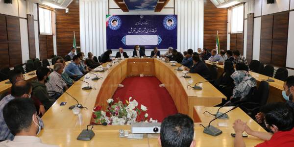 نشست عبدالرضا حاج علی بیگی فرماندار تفرش با نانوایان شهرستان و بررسی مشکلات این صنف.