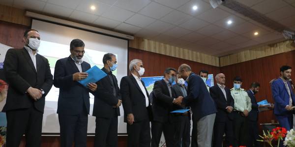 یرگزاری مراسم گرامیداشت روز معلم و پاسداشت از زحمات فرهنگیان بازنشسته در شهرستان شازند