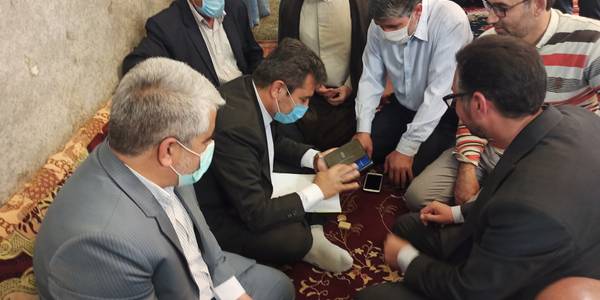 بر گزاری میز خدمت باحضور فرماندار شهرستان شازند در محل مصلی شهر شازند