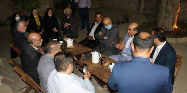 محفل فرهنگی و ادبی در عمارت حکیم نظامی