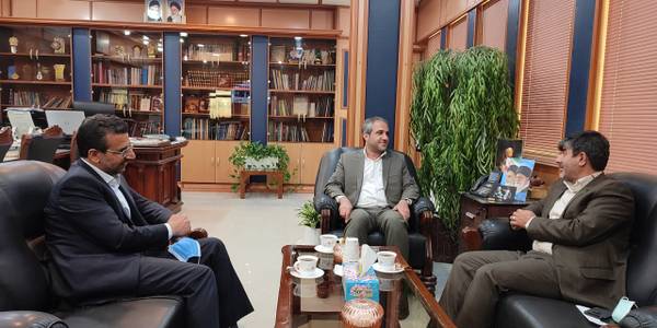 دیدار حسینی مدیر کل گمرکات استان مرکزی با " مهدی الیاسی " سرپرست فرمانداری ویژه شهرستان ساوه