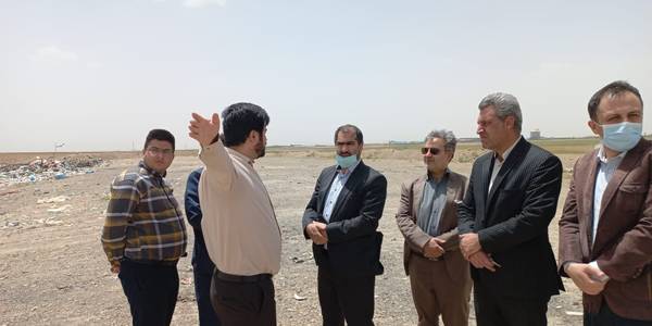 بازدید فرماندار شهرستان فراهان به همراه بخشداران و شهرداران  شهر های خنجین و تلخاب از محل دفن پسماند شهرستان فراهان