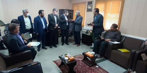 تقدیر دکتر آصفری، نماینده مردم شریف شهرستان های اراک، کمیجان‌‌ و خنداب در مجلس شورای اسلامی به فرماندار، معاونین فرماندار، بخشدار مرکزی و برخی مدیران شهرستان