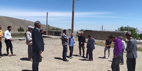 ""بازدید فرماندار از روستای عباس آباد خنداب""