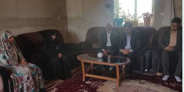 دیدار فرمانداربا خانواده شهید والامقام عبدالرضا غلامی