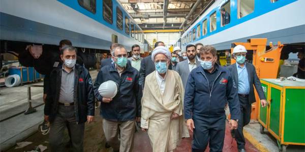 با حضور نماینده ولی فقیه در استان مرکزی، استاندار و معاون هماهنگی امور اقتصادی استاندار و جمعی از مدیران 76 واگن شرکت واگن پارس مپنا به ناوگان ریلی کشور تحویل شد