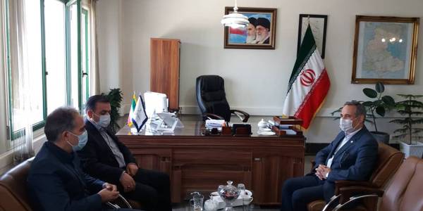 نشست معاون هماهنگی امور اقتصادی وتوسعه منطقه ای با رییس خانه صنعت ، معدن وتجارت استان