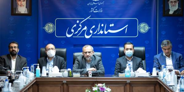 با حضور استاندار مرکزی، معاونین استاندار، فرمانداران و جمعی از مدیران آیین تکریم و معارفه مدیر کل بحران استانداری مرکزی برگزار شد

پنجشنبه ۱۲ خرداد ۱۴۰۱