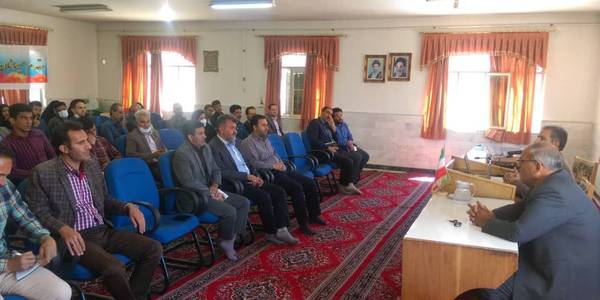 هجدهمین کارگاه آموزشی ویژه دهیاران بخش نوبران شهرستان ساوه برگزار شد.