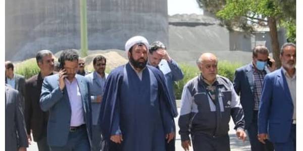 بازدید مدیرکل سیاسی ، انتخابات و تقسیمات کشوری از واحد‌های صنعتی ، شرکتهای تولیدی و کارخانه های سیمان سفید و سیمان خاکستری شهرستان زرندیه