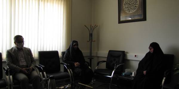 دیدار جناب  آقای ابراهیم  رستمی فرماندار محترم  شهرستان  کمیجان با سرکار خانم مفتح  زاده مدیر کل  محترم امور  زنان  وخانواده  استانداری