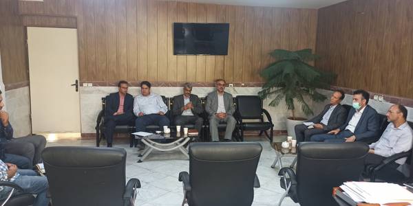 جلسه هم‌ اندیشی به منظور بررسی و حل مشکلات روستای آبگرم با حضور آقای  آقاگلی بخشدار محترم مرکزی و  چند تن از روسای ادارات شهرستان به همراه شورای اسلامی و دهیار. روستای آبگرم