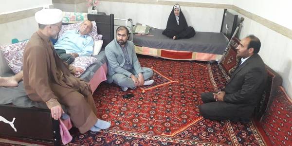 دیدار و تجلیل از والدین شهید والامقام محمد اسدی جونوشی در روستای جونوش فراهان توسط فرماندار شهرستان فراهان