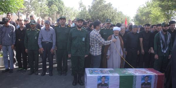 پیکر مطهر پاسدار شهید " علی کمانی " در شهرستان خمین تشییع شد