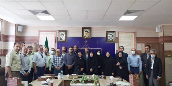 به مناسبت هفته گرامیداشت محیط زیست نشست فرماندار با فعالین و نیروهای انتظامی حافظ محیط زیست شهرستان برگزار گردید.