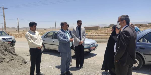 بازدید از پروژه های احداث منازل زنان سرپرست خانوار در شهرستان کمیجان با حضور ابراهیم رستمی  فرماندار ، سرکار خانم  مفتح زاده مدیر  کل امور زنان وخانواده  استانداری ، خانم  آقا محمدی معاون دفتر ، آرزو مند بخشدار میلاجرد ، رسولی مدیر کمیته امداد امام خمینی  (ره)  شهر

ستان و سرکار خانم ها  نحوی و یوسفی  انجام  گردید .